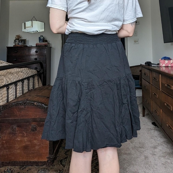 Vintage Y2K Old Navy Black Tiered Smocked Waist Skirt - Picture 2 of 5
